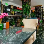 Avlion Boutique